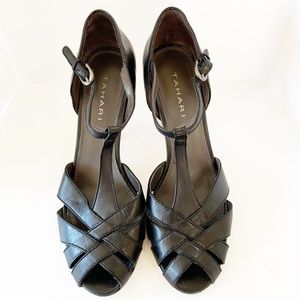 (4 for $20) TAHARI Woven Peep Toe Sandals Sz 8